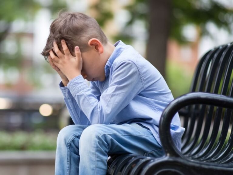 Kako pomoći deci da se nose sa stresom i anksioznošću